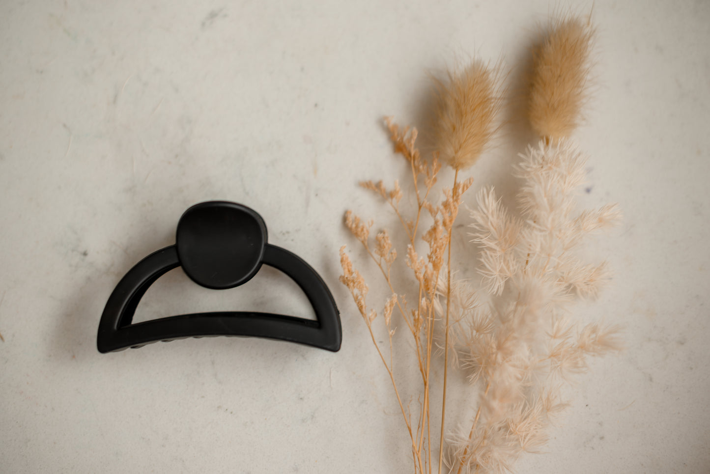 Hair Claw - Medium - Black Curve