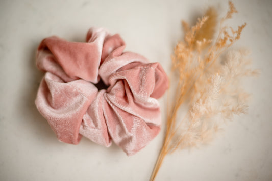 Scrunchie - Pink Velvet