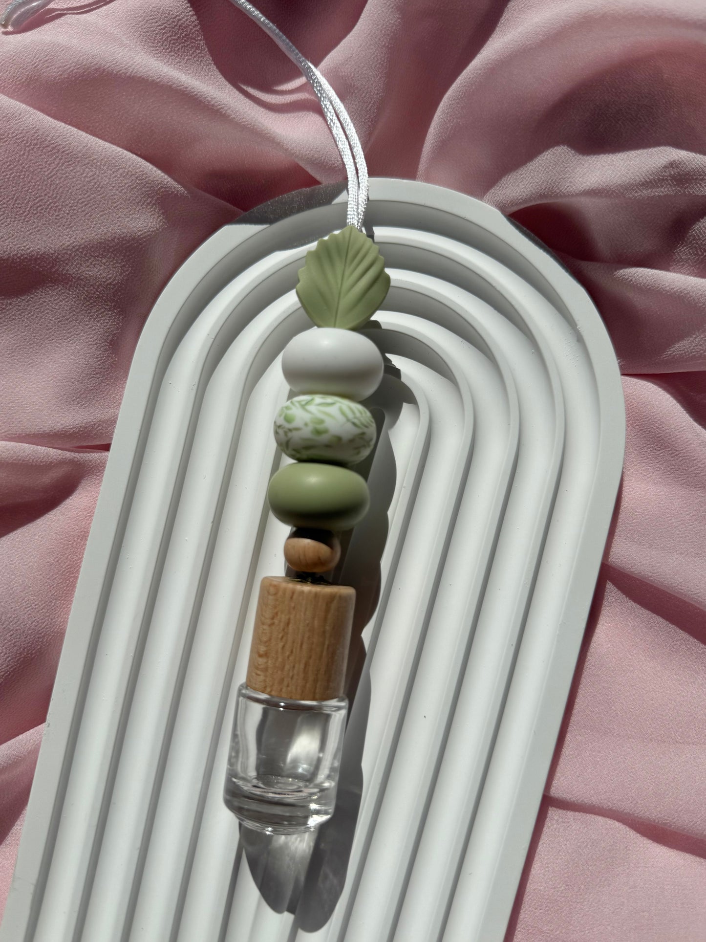 Hanging Diffuser - Sage Green Leaf - Circle Base