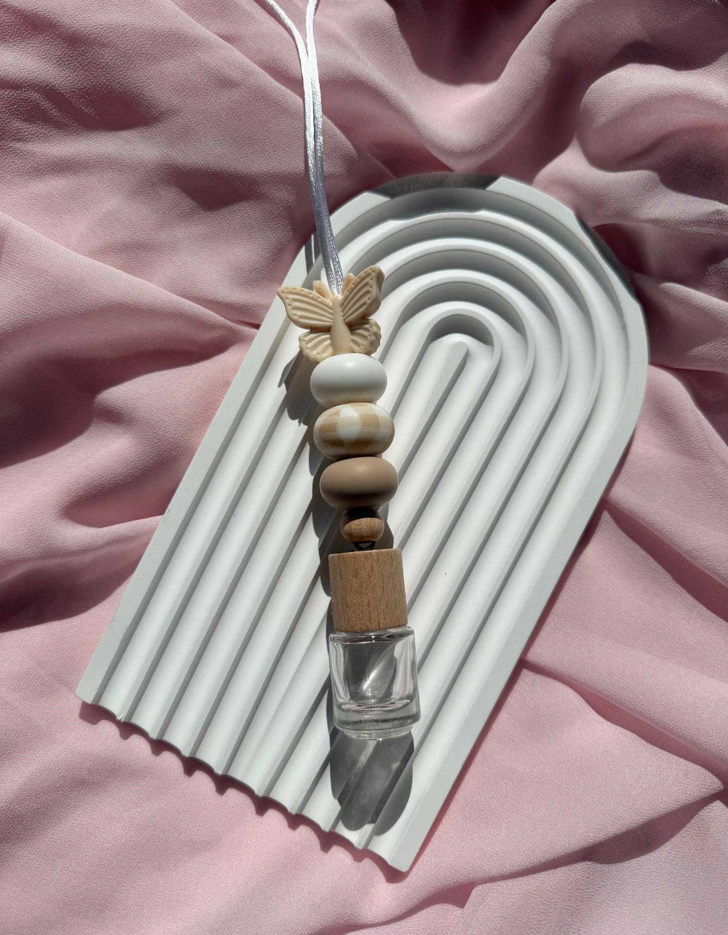 Hanging Diffuser - Beige Butterfly - Circle Base