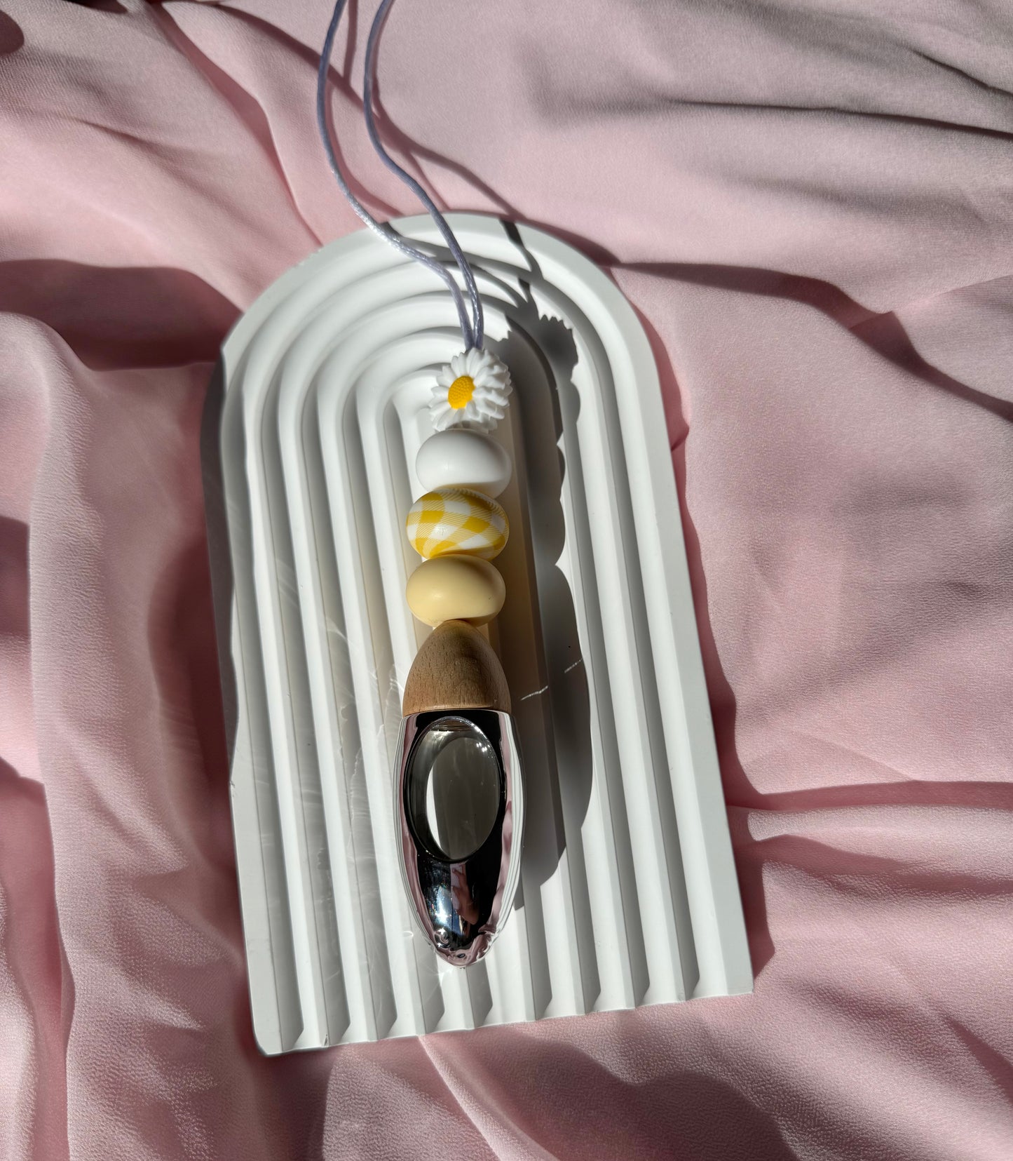 Hanging Diffuser - Yellow Daisy - Silver Base