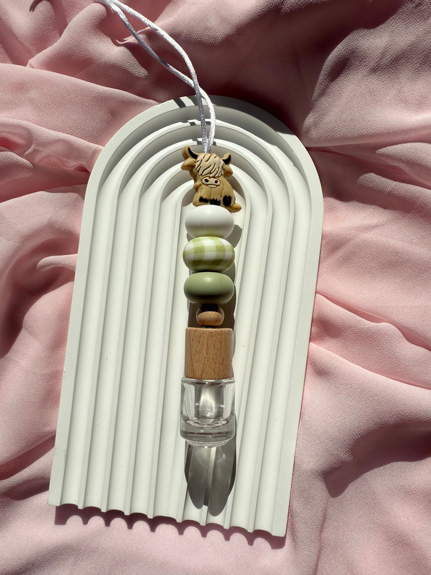 Hanging Diffuser - Sage Green Highlands Cow - Circle Base