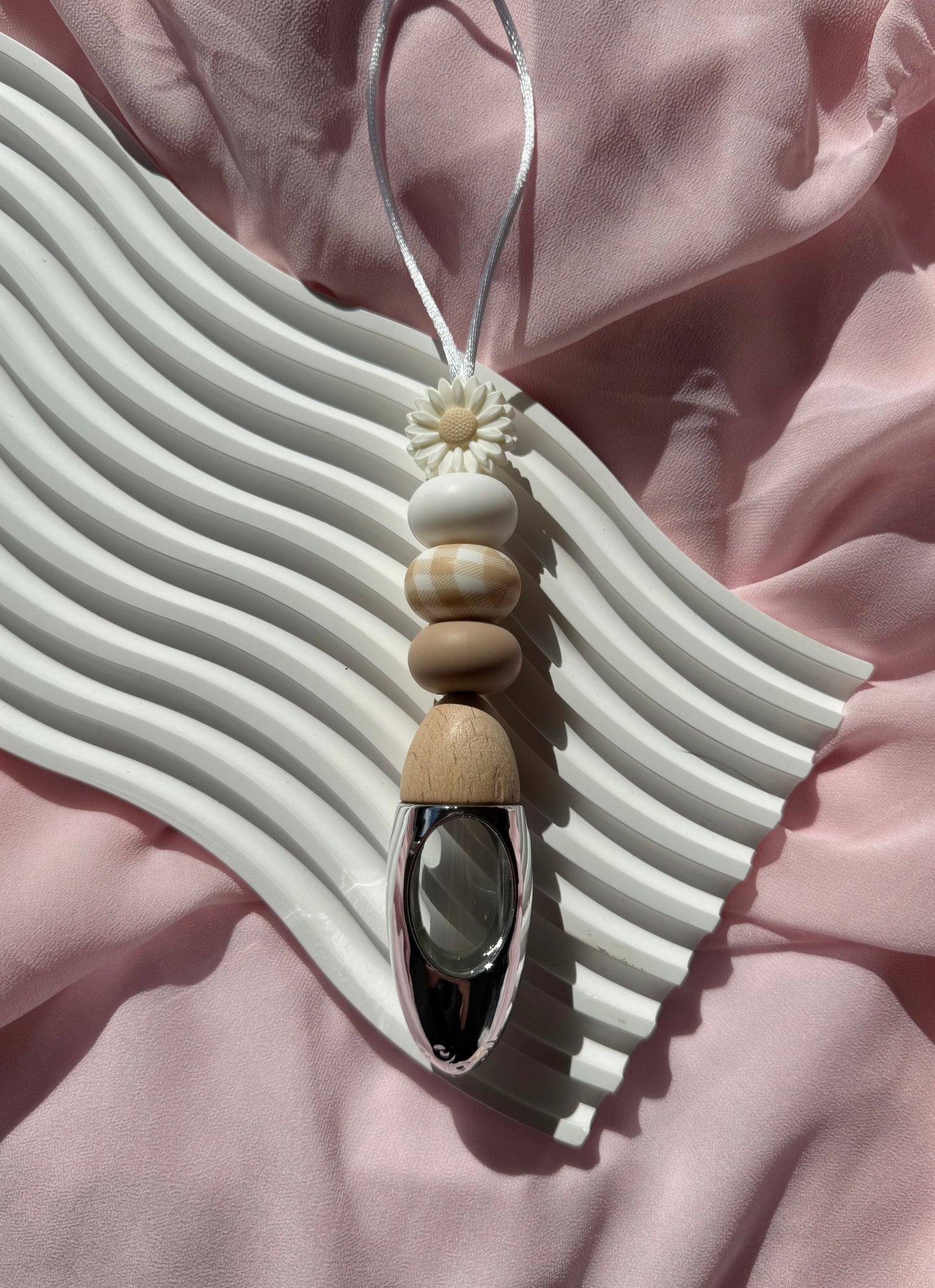 Hanging Diffuser - Beige Daisy - Silver Base