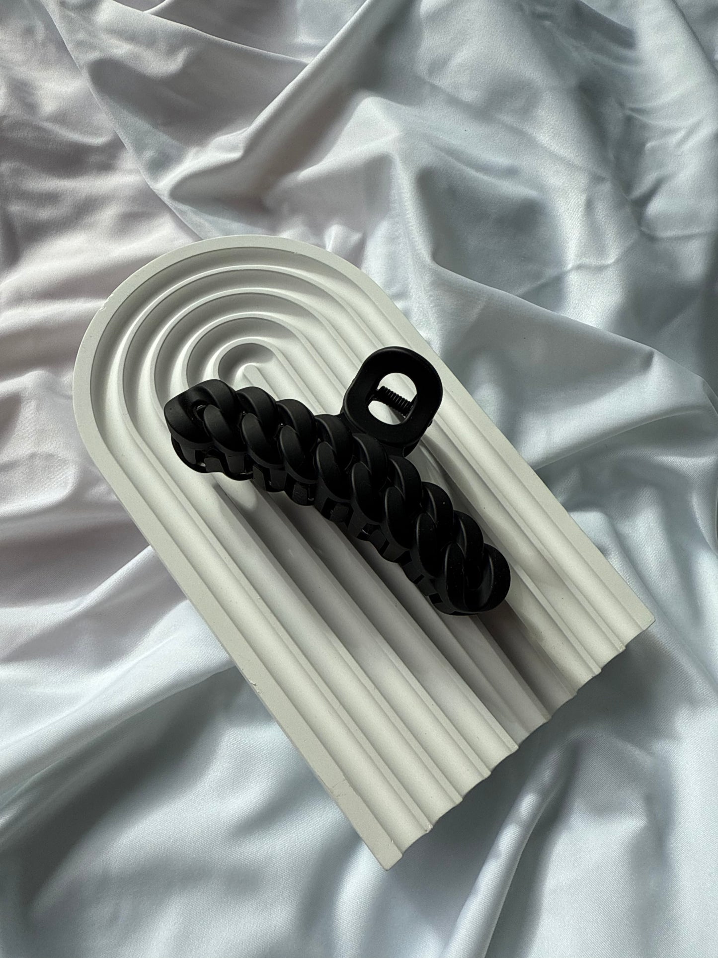 Hair Claw - Black Twist