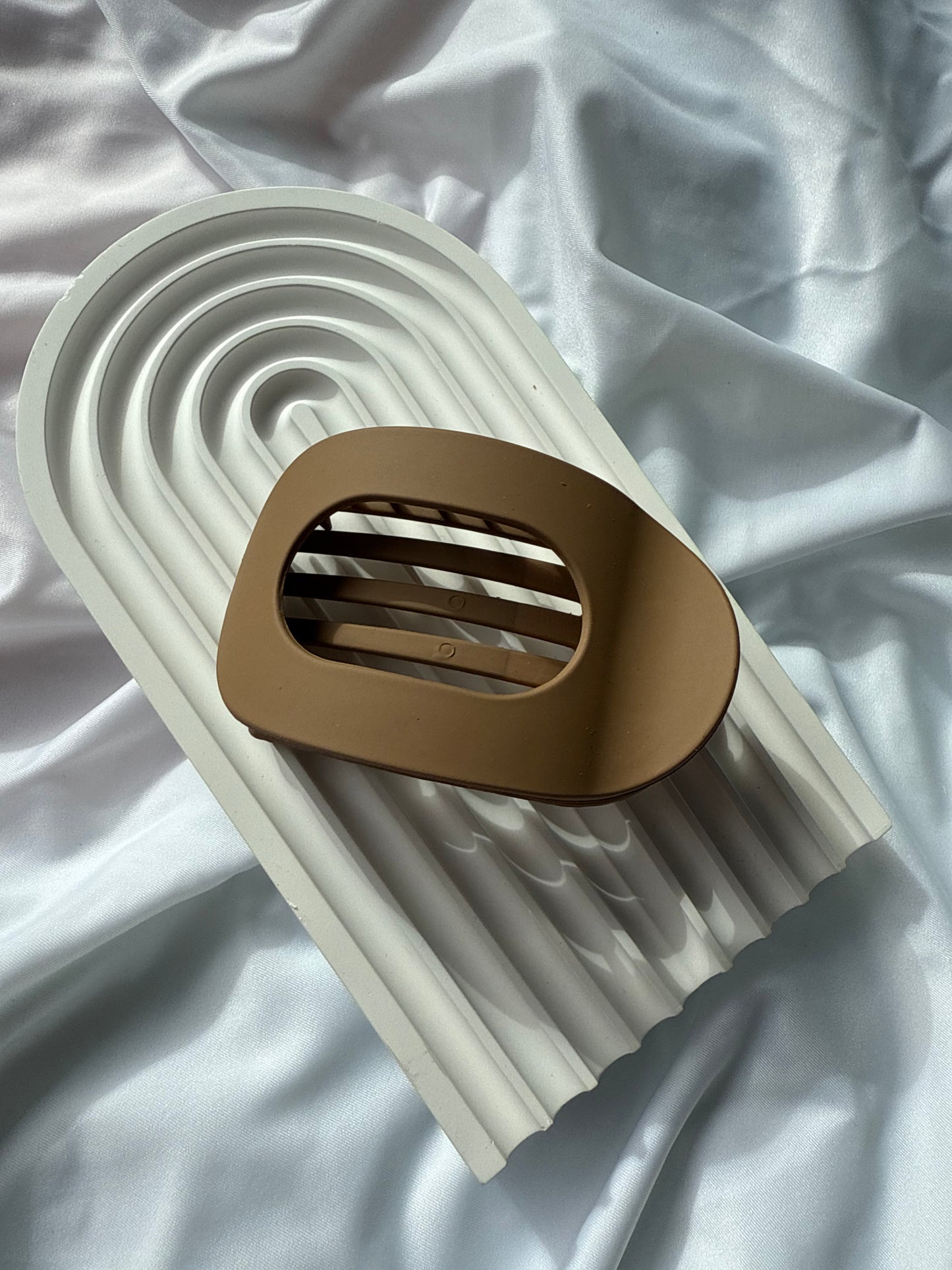 Hair Claw - Light Brown Flat
