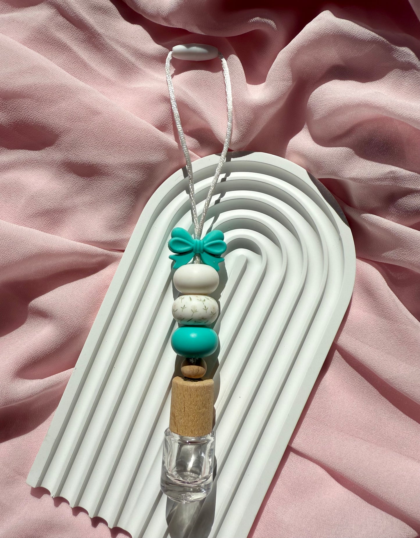 Hanging Diffuser - Turquoise Bow - Circle Base