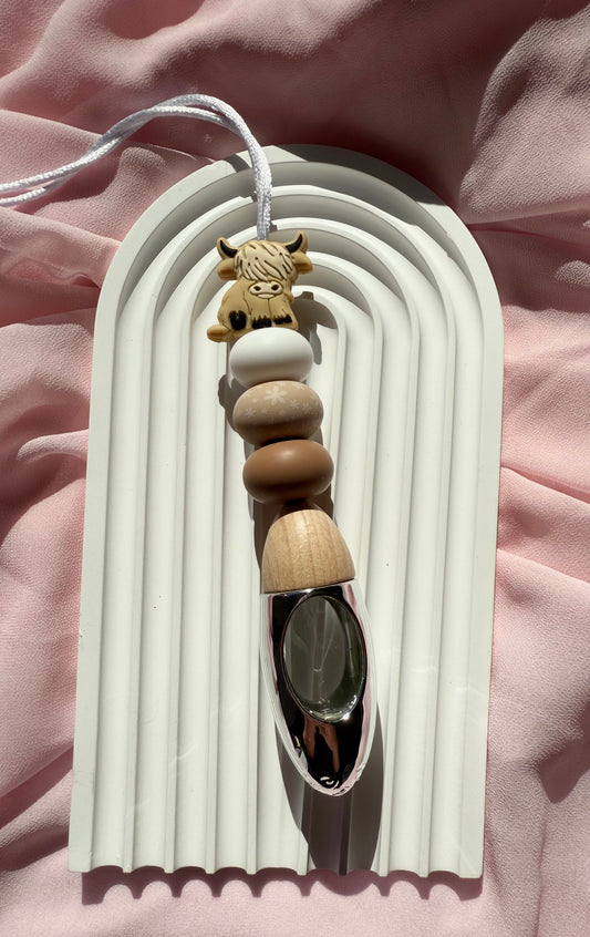 Hanging Diffuser - Beige Highland Cow - Silver Base